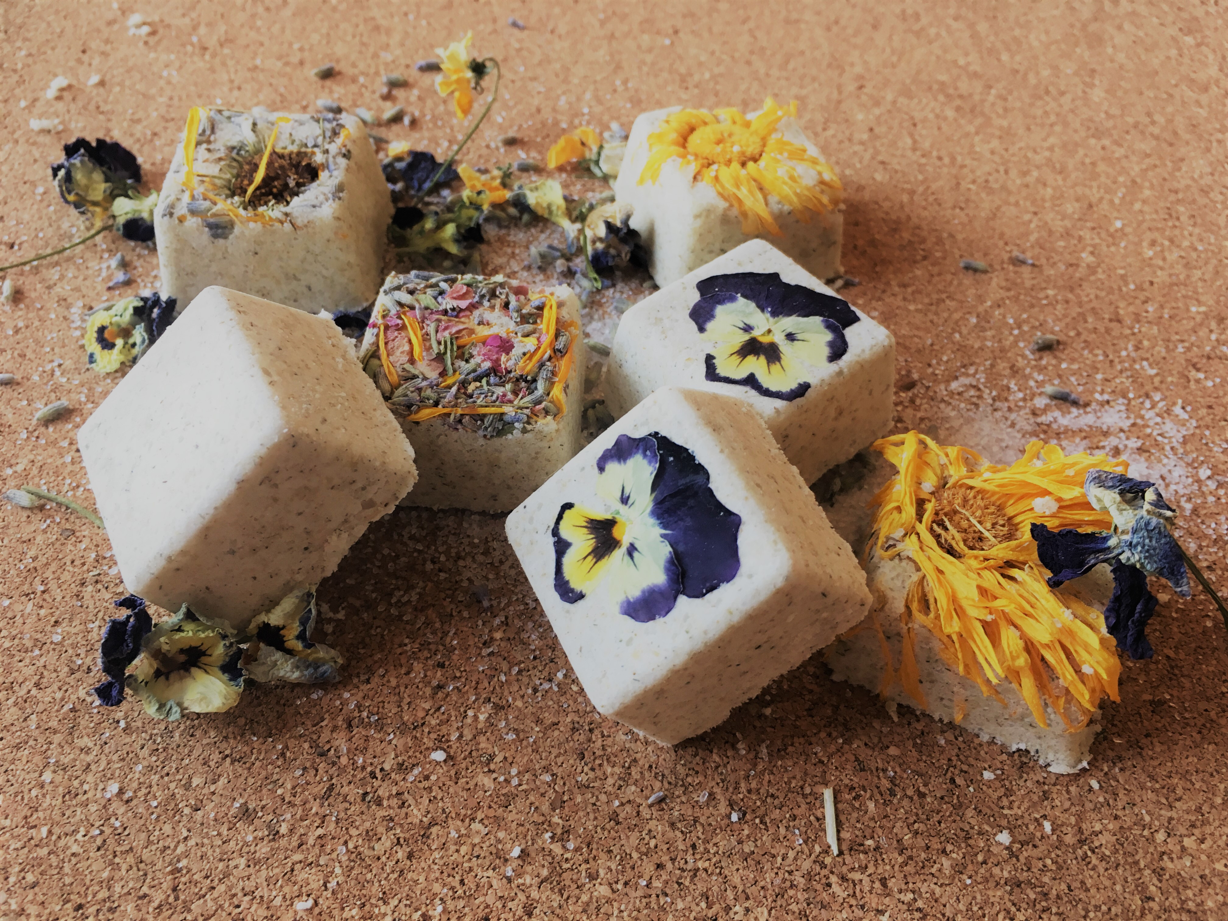 Make your own ecological bath bombs and bath oil