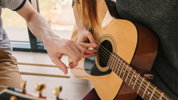 Akustisk gitarr för nybörjare - gruppundervisning