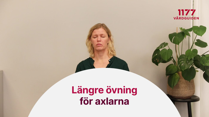 Siz yubka ostida mushuk va pantiesni korishingiz mumkin. Katta mushuk onlayn ot xoroz tomonidan becerdin oladi