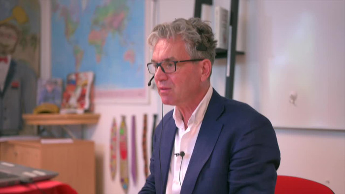 video showing online education